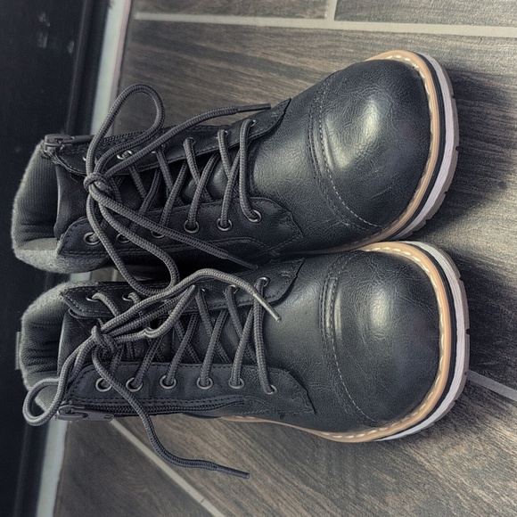 X-ray Boys Findley Combat Boots - Picture 4 of 8